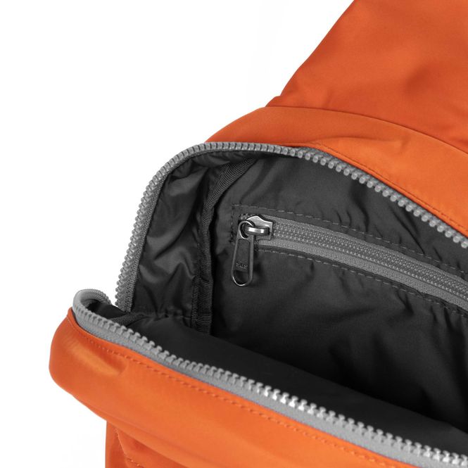 Huvudbild Roka Slingbag Willesden orange